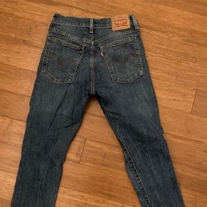 Levi’s Wedgie Skinny 26